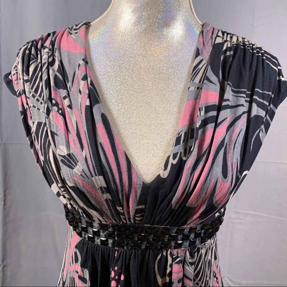 Express Black Graphic Top w/Rhinestone detail (S) - Picture 3 of 16
